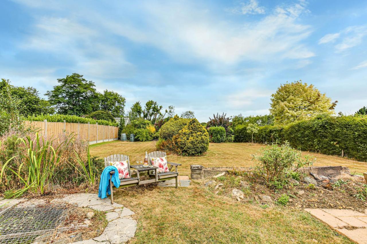 Lochiel Villa Tatsfield Exterior photo